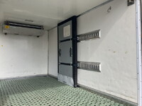 いすゞエルフ冷凍車（冷蔵車）小型（2t・3t）[写真14]