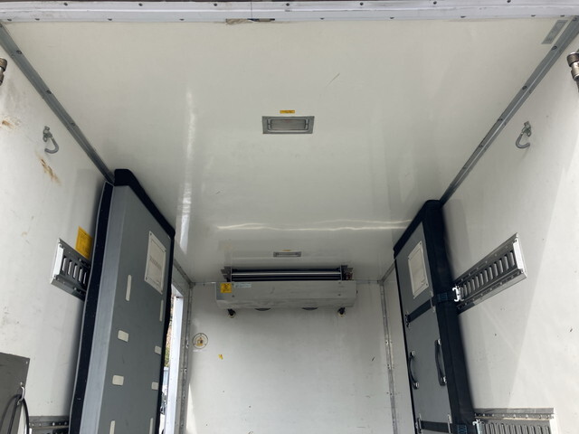 いすゞエルフ冷凍車（冷蔵車）小型（2t・3t）[写真14]