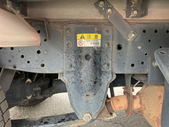 いすゞエルフ冷凍車（冷蔵車）小型（2t・3t）[写真24]