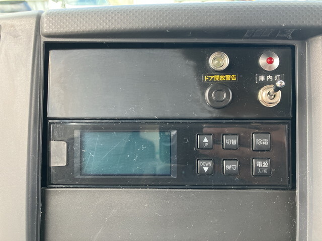 いすゞエルフ冷凍車（冷蔵車）小型（2t・3t）[写真35]