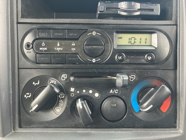 いすゞエルフ冷凍車（冷蔵車）小型（2t・3t）[写真36]