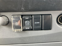 いすゞエルフ冷凍車（冷蔵車）小型（2t・3t）[写真38]