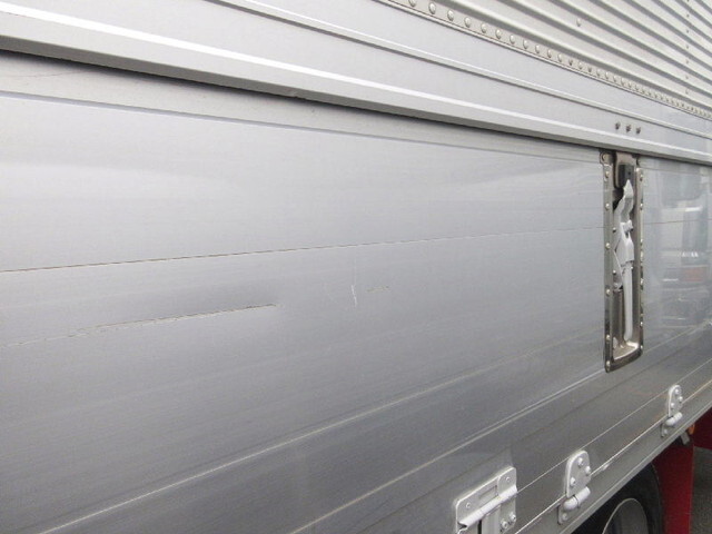 いすゞフォワードアルミウイング中型（4t）[写真19]