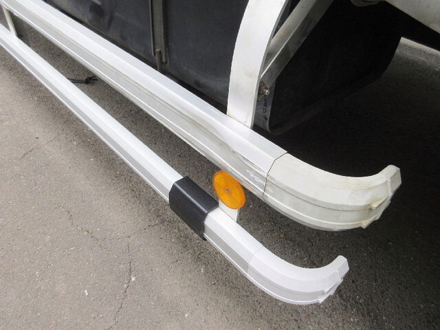 いすゞフォワードアルミウイング中型（4t）[写真20]