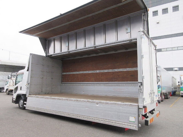 いすゞフォワードアルミウイング中型（4t）[写真05]
