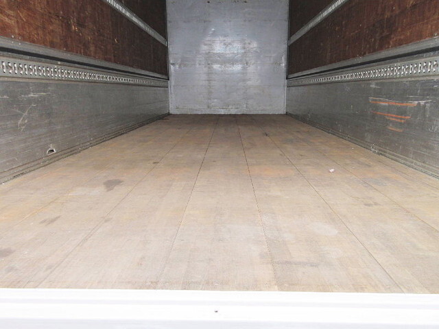 いすゞフォワードアルミウイング中型（4t）[写真06]