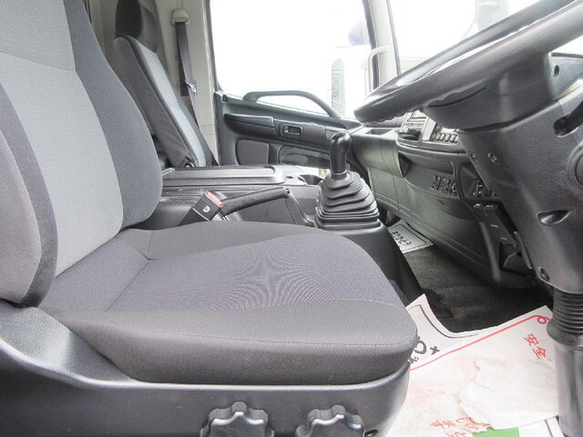 日野レンジャーアルミウイング中型（4t）[写真23]