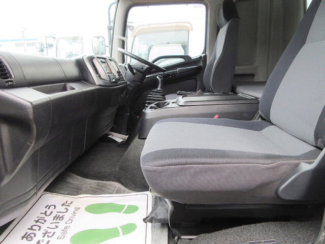 日野レンジャーアルミウイング中型（4t）[写真24]