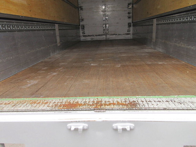 日野レンジャーアルミウイング中型（4t）[写真06]