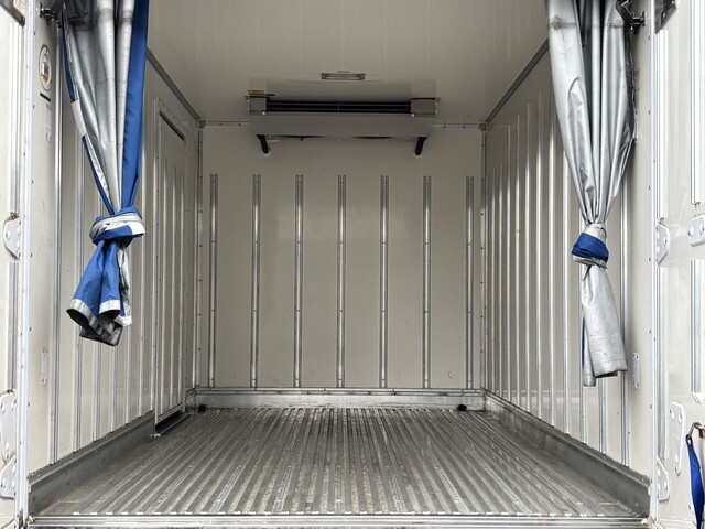 三菱ふそうキャンター冷凍車（冷蔵車）小型（2t・3t）[写真10]