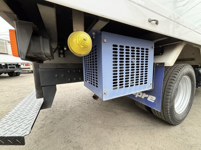 三菱ふそうキャンター冷凍車（冷蔵車）小型（2t・3t）[写真17]