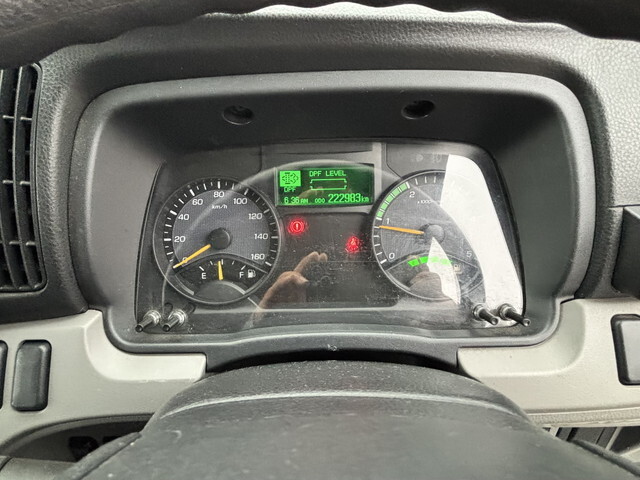 三菱ふそうキャンター冷凍車（冷蔵車）小型（2t・3t）[写真32]