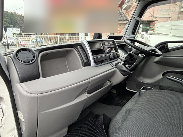 三菱ふそうキャンター冷凍車（冷蔵車）小型（2t・3t）[写真38]