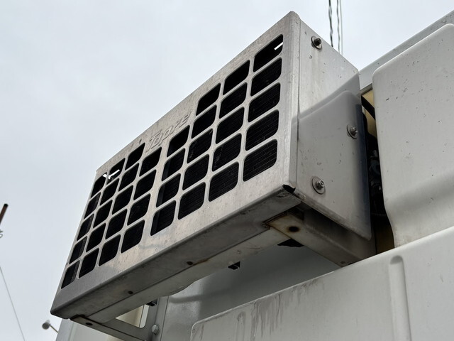 三菱ふそうキャンター冷凍車（冷蔵車）小型（2t・3t）[写真08]