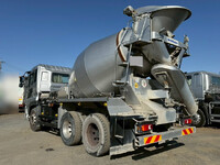 UDトラックスクオンミキサー車（コンクリートミキサー）大型（10t）[写真02]