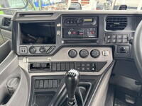 UDトラックスクオンミキサー車（コンクリートミキサー）大型（10t）[写真34]