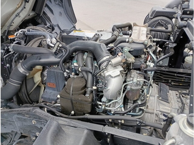 いすゞフォワードアルミウイング中型（4t）[写真18]