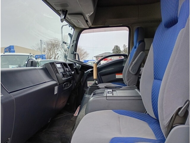 いすゞフォワードアルミウイング中型（4t）[写真24]