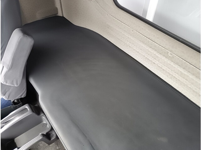 いすゞフォワードアルミウイング中型（4t）[写真25]