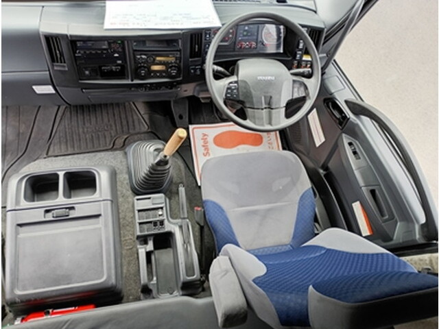 いすゞフォワードアルミウイング中型（4t）[写真26]