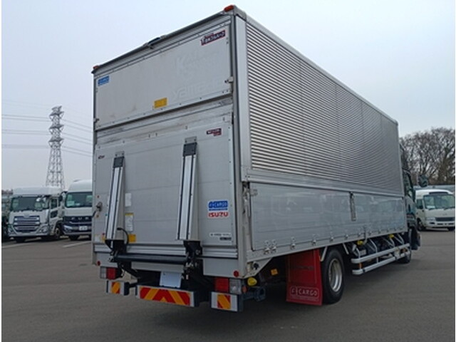 いすゞフォワードアルミウイング中型（4t）[写真06]