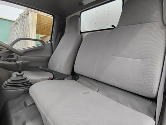 日野デュトロアルミバン小型（2t・3t）[写真21]