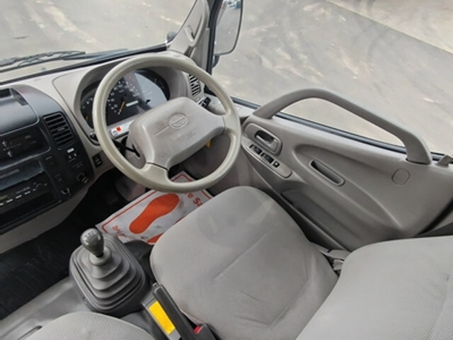 日野デュトロアルミバン小型（2t・3t）[写真22]