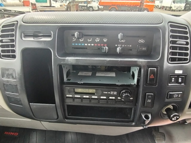 日野デュトロアルミバン小型（2t・3t）[写真23]