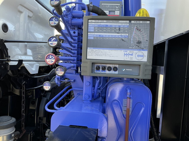 日野レンジャーセルフクレーン3段増トン（6t・8t）[写真21]