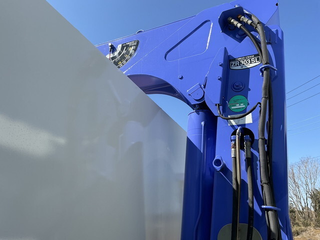 日野レンジャーセルフクレーン3段増トン（6t・8t）[写真23]