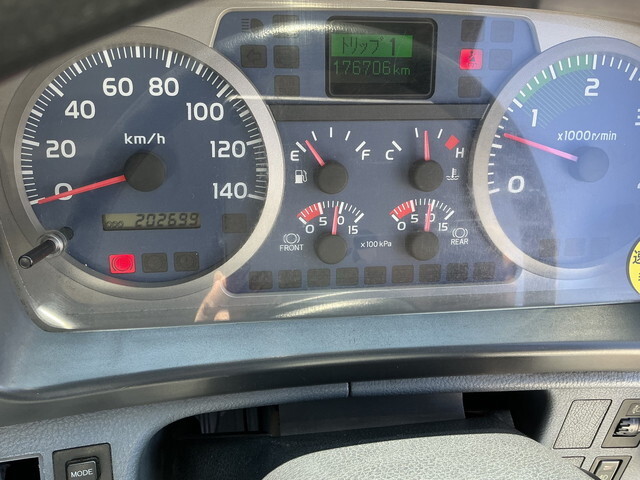 日野レンジャーセルフクレーン3段増トン（6t・8t）[写真31]