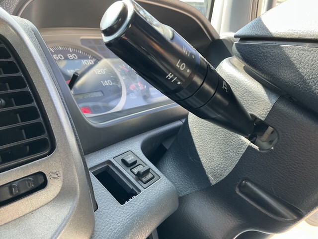 日野レンジャーセルフクレーン3段増トン（6t・8t）[写真32]