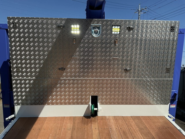 日野レンジャーセルフクレーン3段増トン（6t・8t）[写真09]