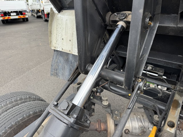 三菱ふそうキャンターダンプ小型（2t・3t）[写真16]