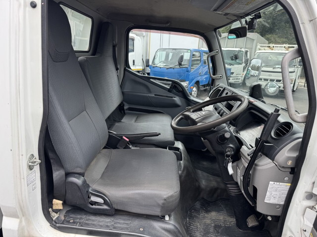 三菱ふそうキャンターダンプ小型（2t・3t）[写真17]