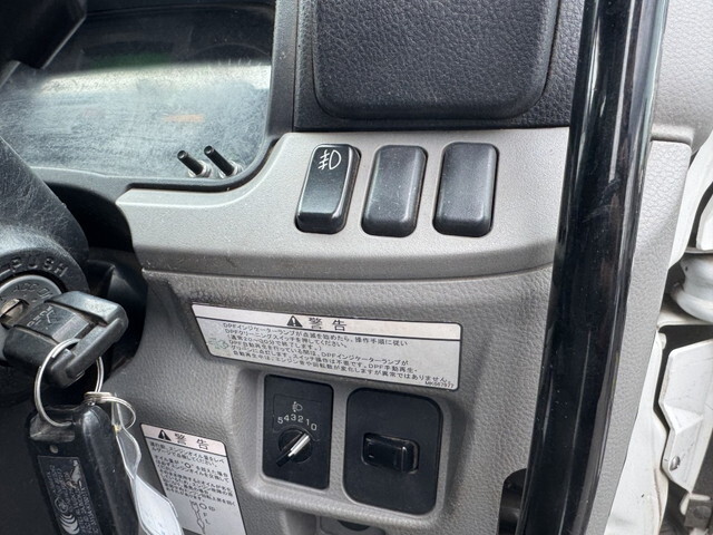 三菱ふそうキャンターダンプ小型（2t・3t）[写真19]