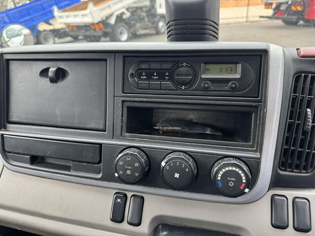 三菱ふそうキャンターダンプ小型（2t・3t）[写真24]