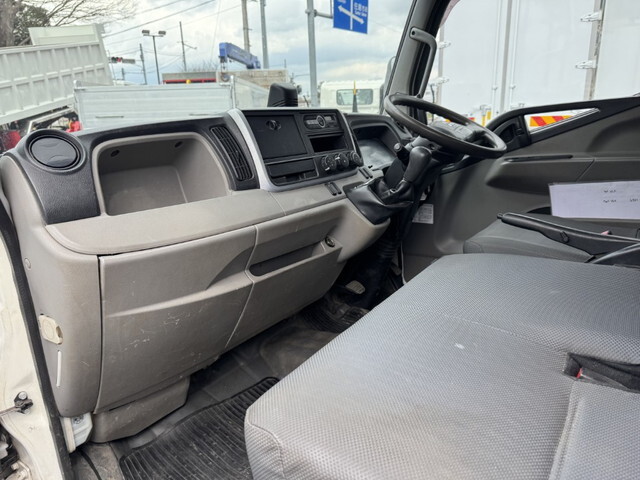 三菱ふそうキャンターダンプ小型（2t・3t）[写真26]