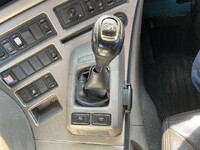 UDトラックスクオントレーラーヘッド（トラクターヘッド）大型（10t）[写真21]