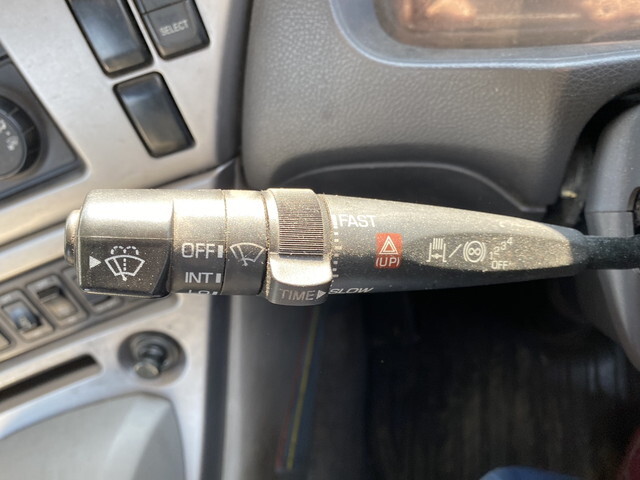 UDトラックスクオントレーラーヘッド（トラクターヘッド）大型（10t）[写真21]