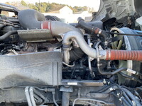 UDトラックスクオントレーラーヘッド（トラクターヘッド）大型（10t）[写真27]