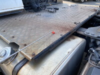 UDトラックスクオントレーラーヘッド（トラクターヘッド）大型（10t）[写真34]