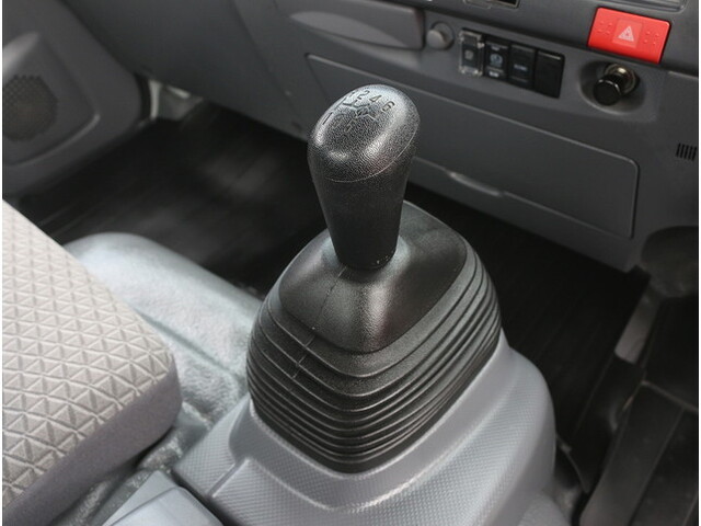 いすゞエルフ平ボディ小型（2t・3t）[写真23]