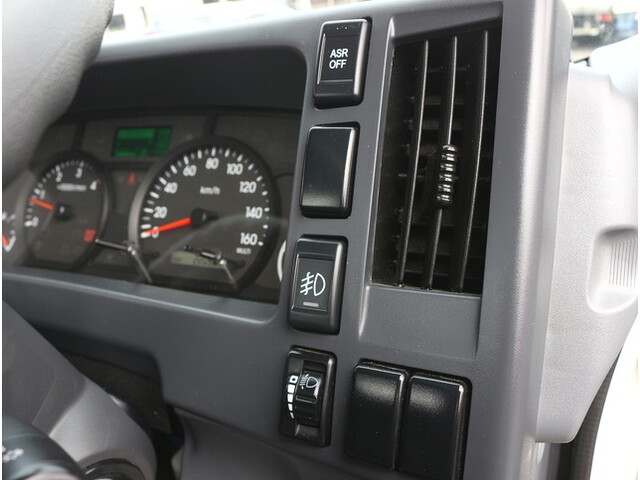 いすゞエルフ平ボディ小型（2t・3t）[写真26]