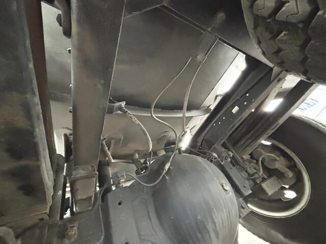 日野デュトロバキュームカー小型（2t・3t）[写真17]