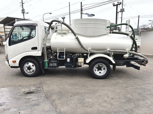日野デュトロバキュームカー小型（2t・3t）[写真06]