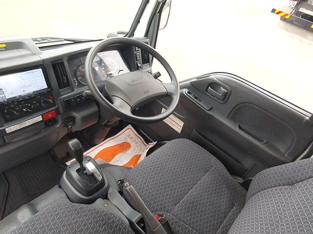 いすゞエルフダブルキャブ（Wキャブ）小型（2t・3t）[写真22]