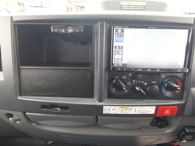 いすゞエルフダブルキャブ（Wキャブ）小型（2t・3t）[写真24]