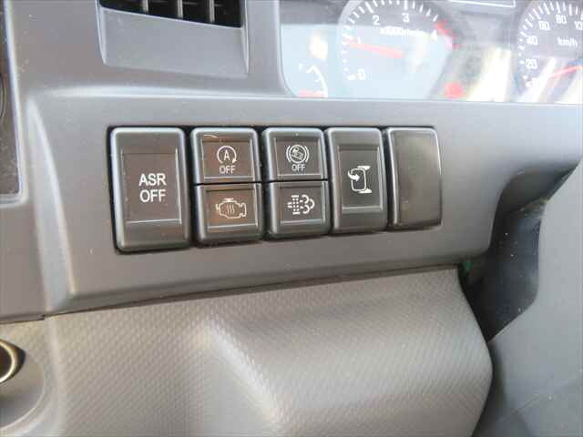 いすゞエルフダブルキャブ（Wキャブ）小型（2t・3t）[写真28]