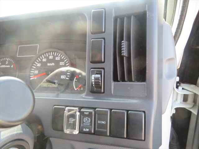 いすゞエルフダブルキャブ（Wキャブ）小型（2t・3t）[写真29]